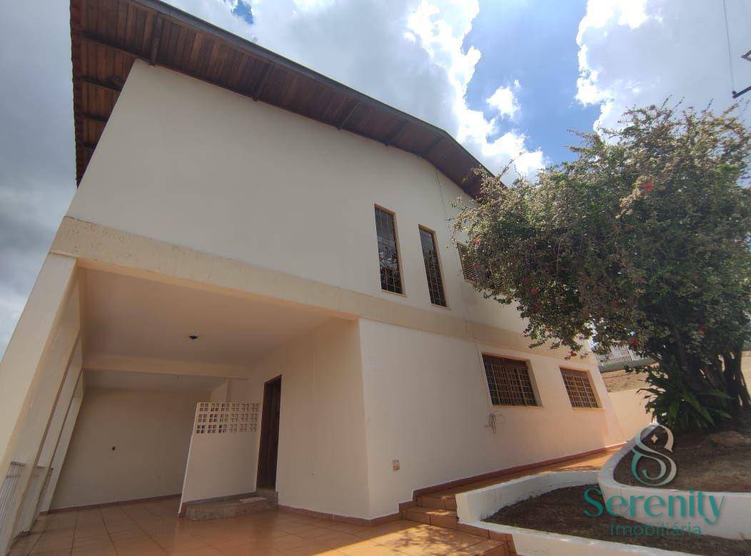 Sobrado à venda com 4 quartos, 321m² - Foto 1