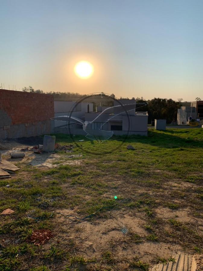 Terreno à venda, 300m² - Foto 1