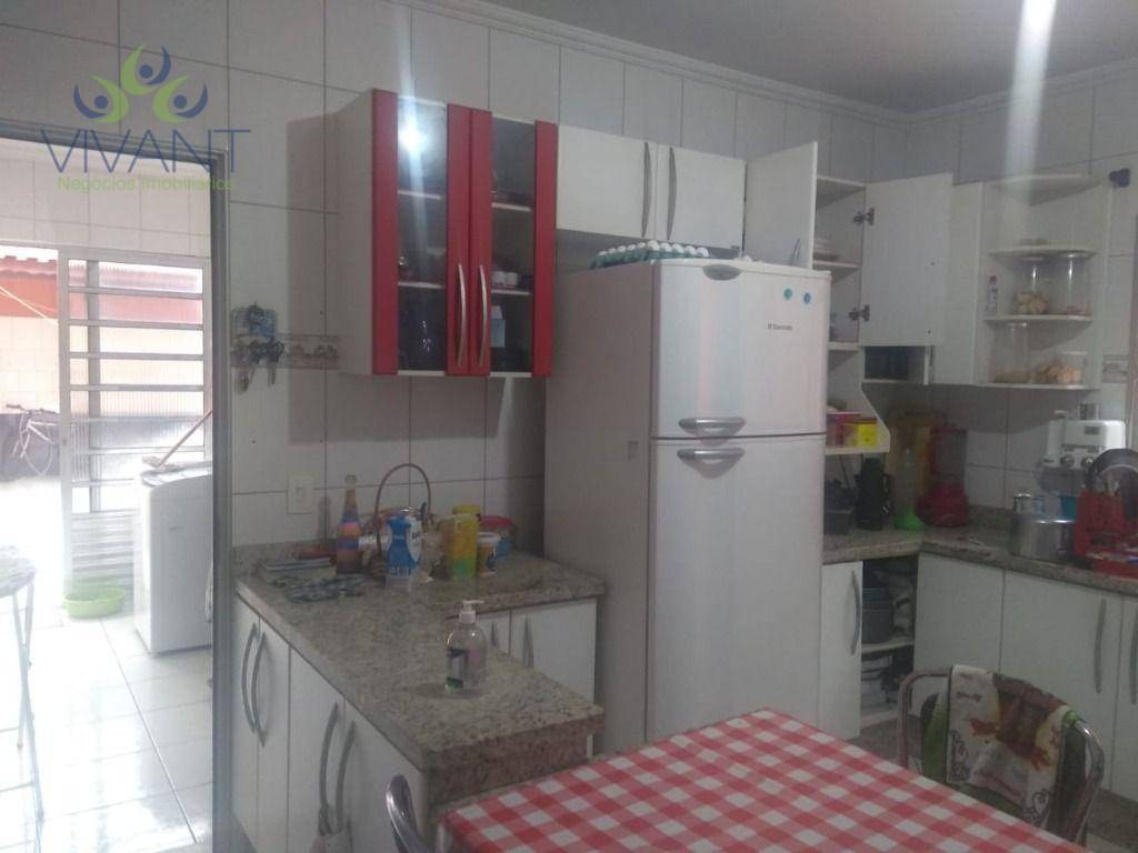 Casa à venda com 3 quartos, 202m² - Foto 10