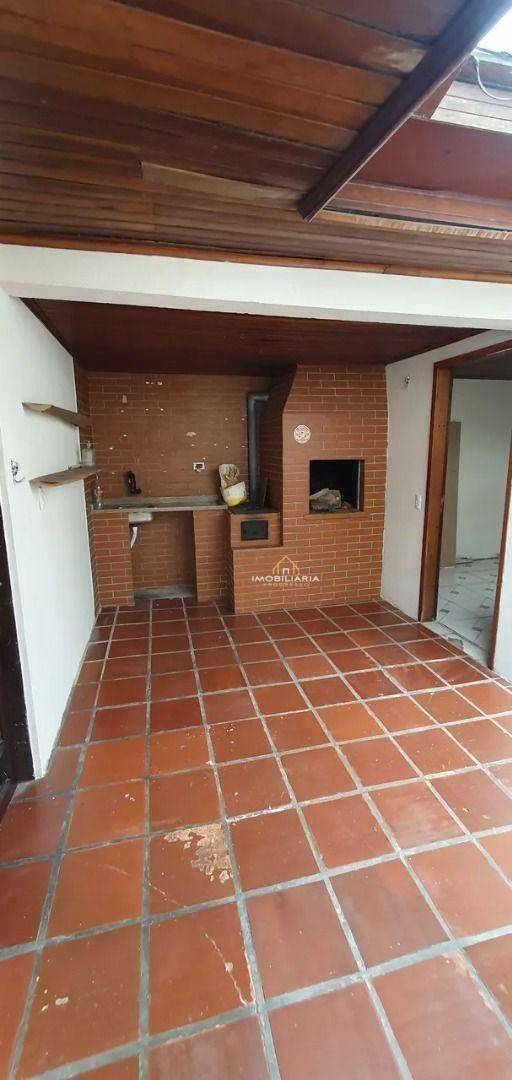 Casa à venda com 2 quartos, 200m² - Foto 3