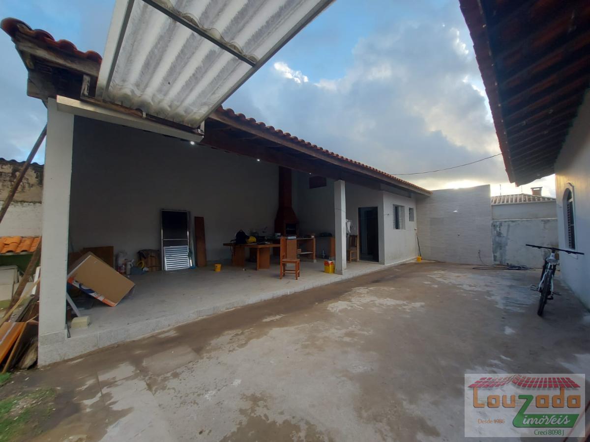 Casa para alugar com 3 quartos, 360m² - Foto 12