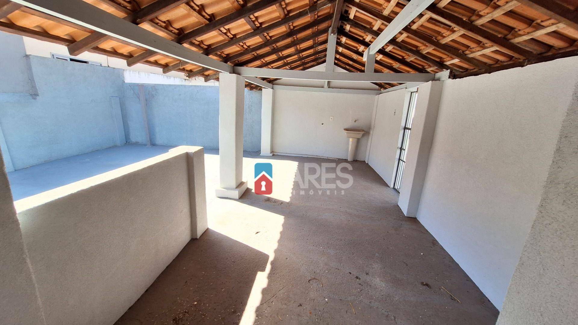 Casa para alugar com 3 quartos, 77m² - Foto 11