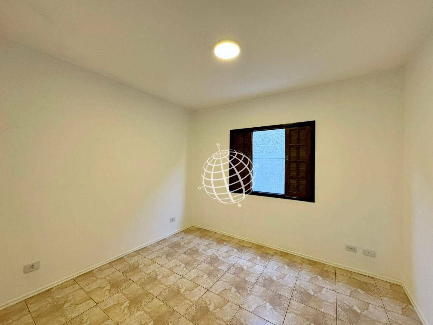 Casa para alugar com 5 quartos, 220m² - Foto 13