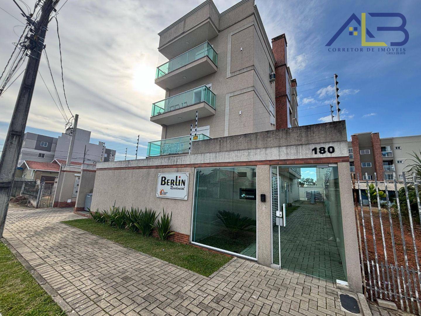 Apartamento à venda com 2 quartos, 60m² - Foto 1