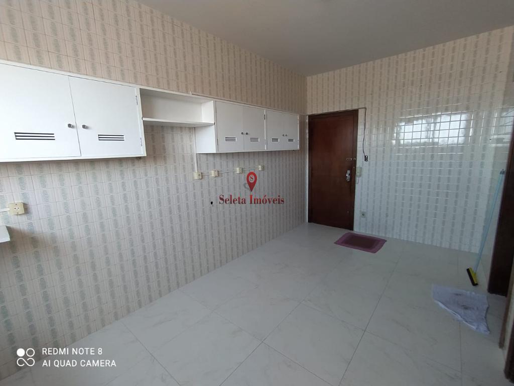 Apartamento à venda com 3 quartos, 210m² - Foto 6