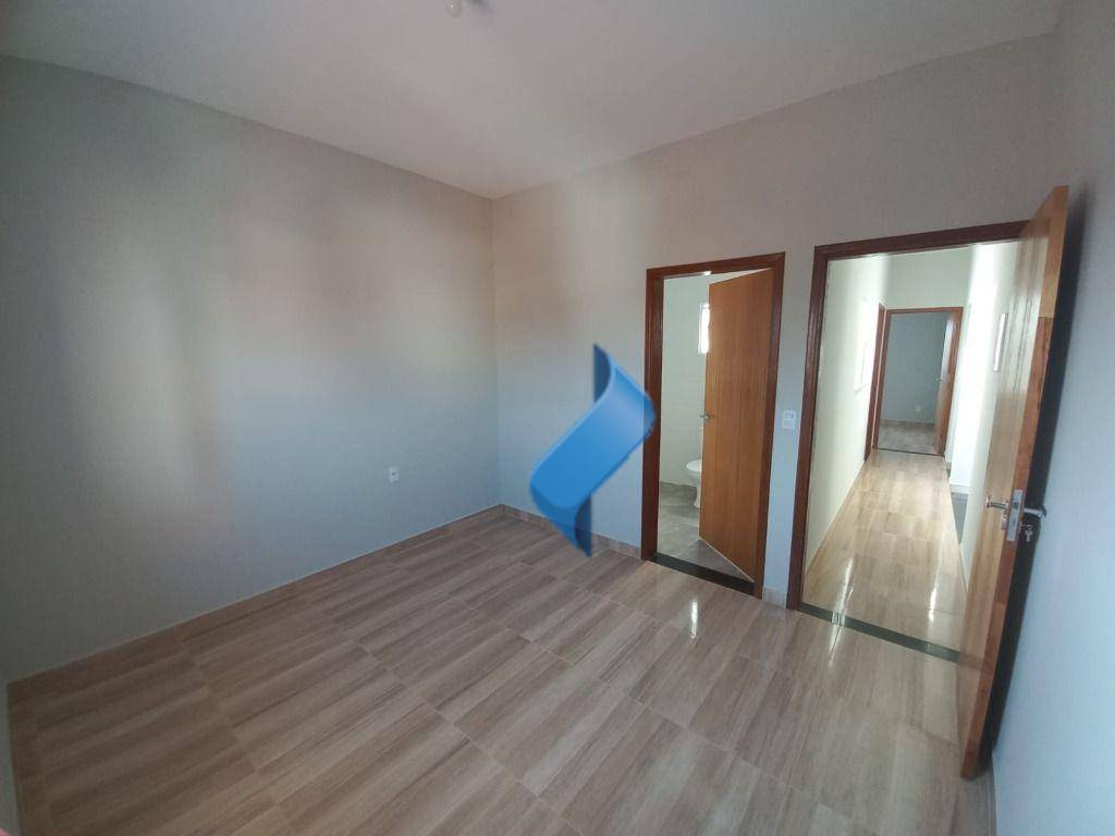 Casa à venda com 4 quartos, 205m² - Foto 9