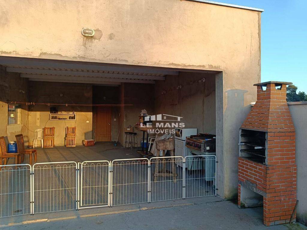 Casa à venda com 5 quartos, 200m² - Foto 9