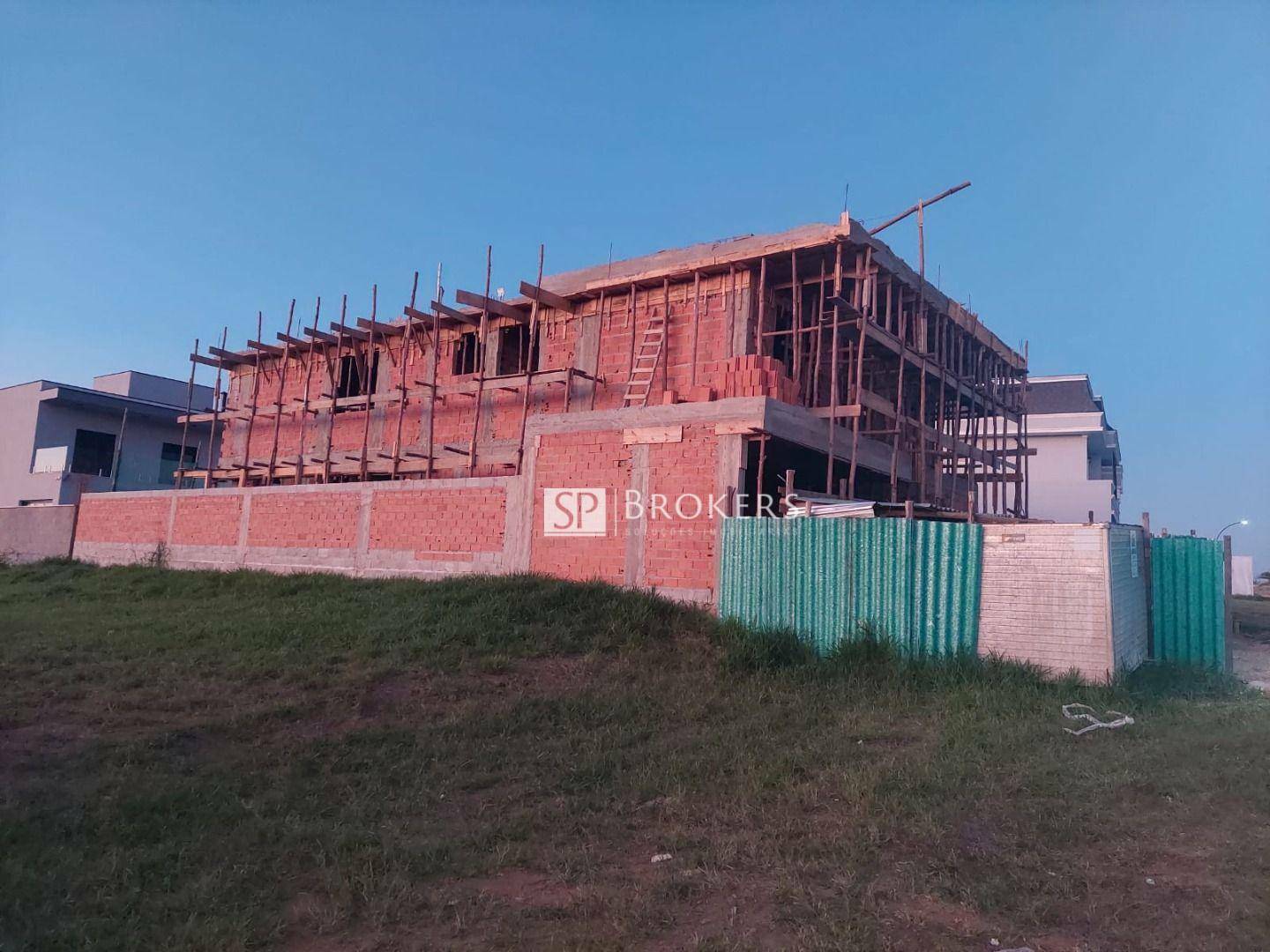 Casa de Condomínio à venda com 5 quartos, 377m² - Foto 3