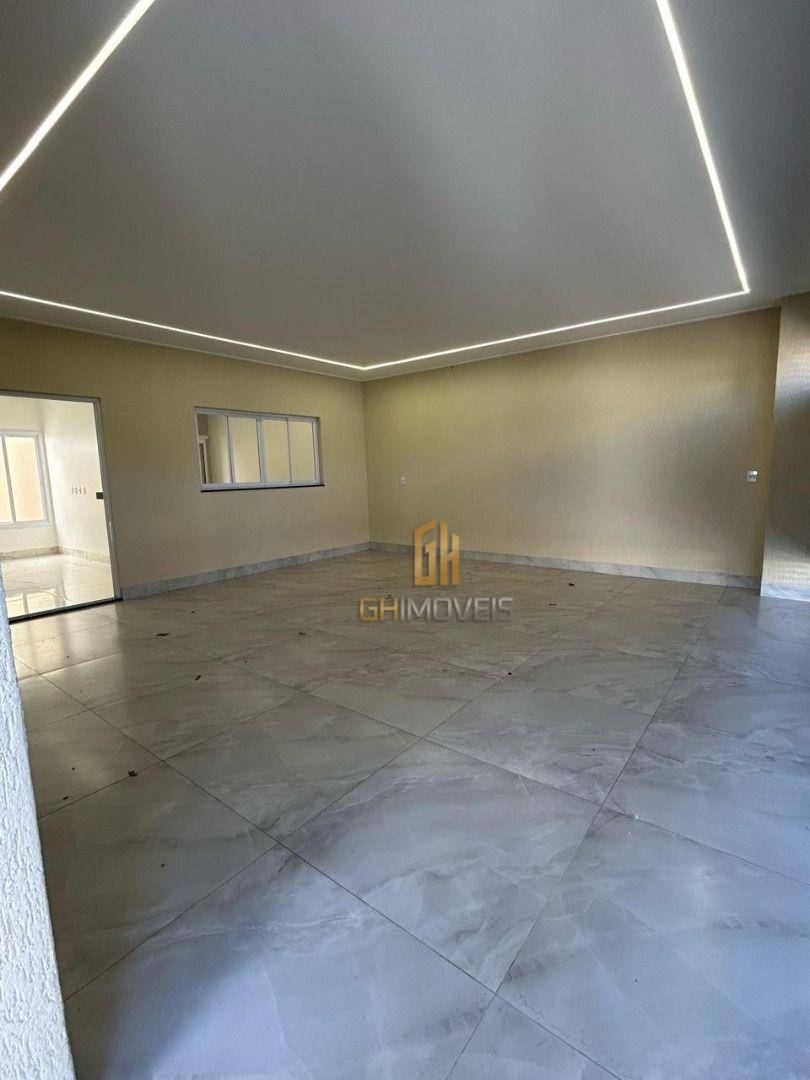 Casa à venda com 2 quartos, 132m² - Foto 1