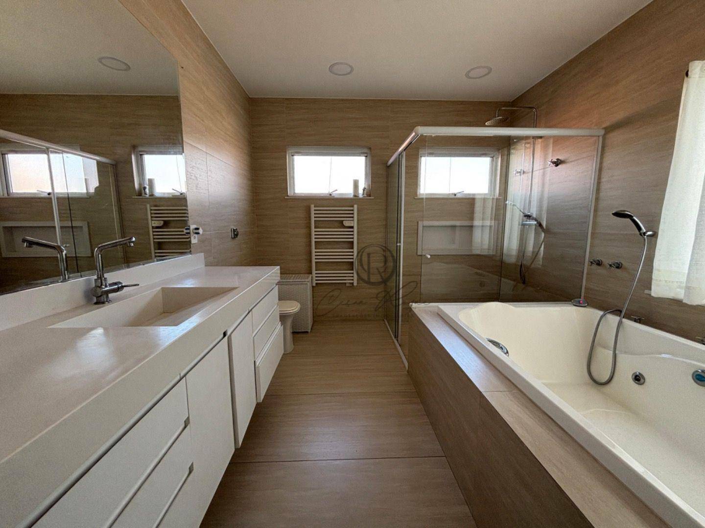 Casa à venda e aluguel com 4 quartos, 265m² - Foto 18