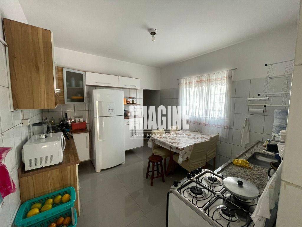 Casa à venda com 3 quartos, 100m² - Foto 6