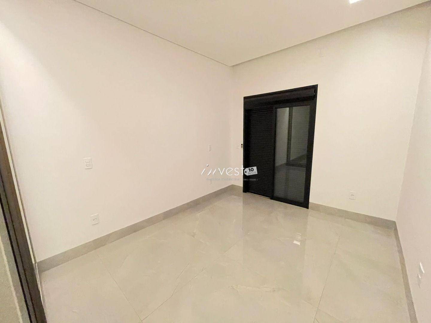 Casa à venda com 3 quartos, 226m² - Foto 13