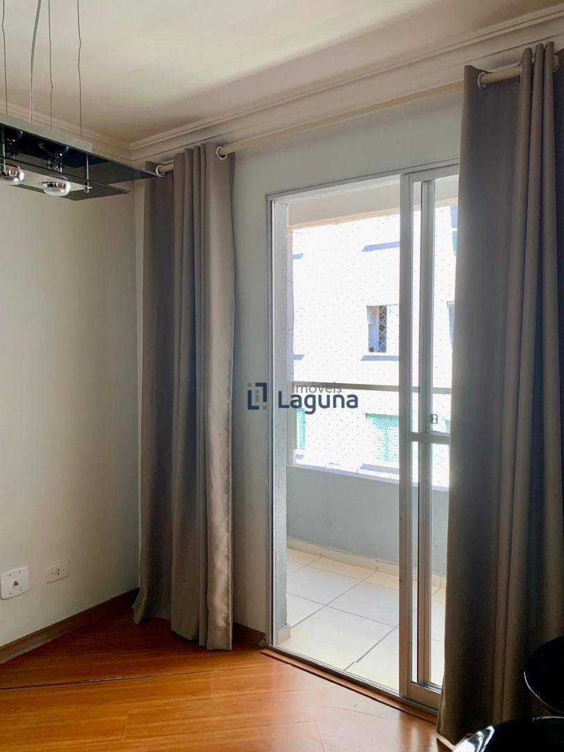 Apartamento para alugar com 2 quartos, 103m² - Foto 4