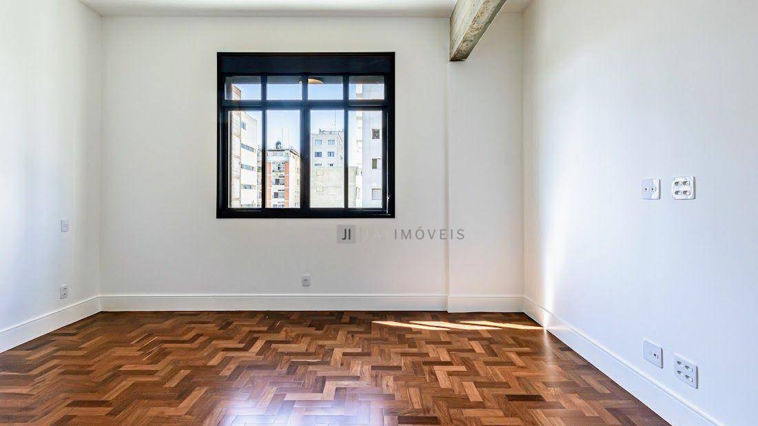 Apartamento à venda com 3 quartos, 212m² - Foto 18