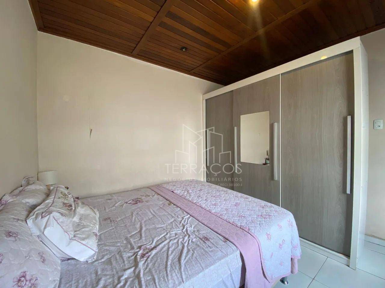 Casa para alugar com 2 quartos, 80m² - Foto 5