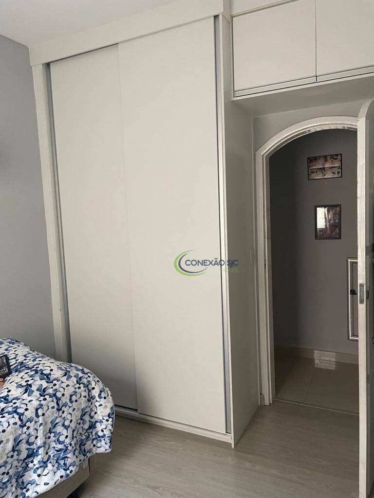 Casa à venda com 2 quartos, 80m² - Foto 2