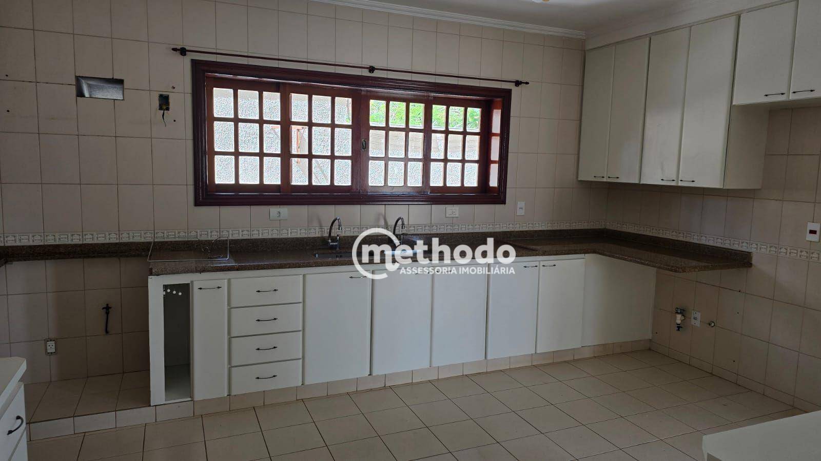 Casa à venda e aluguel com 3 quartos, 350m² - Foto 8