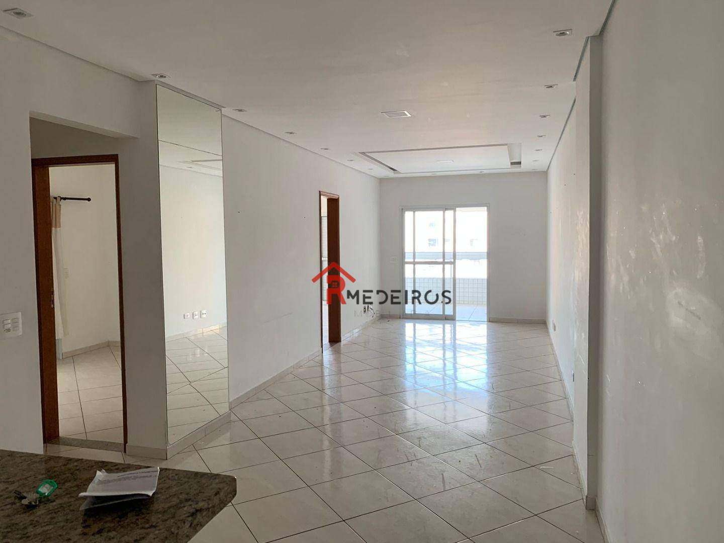 Apartamento à venda com 3 quartos, 116m² - Foto 2