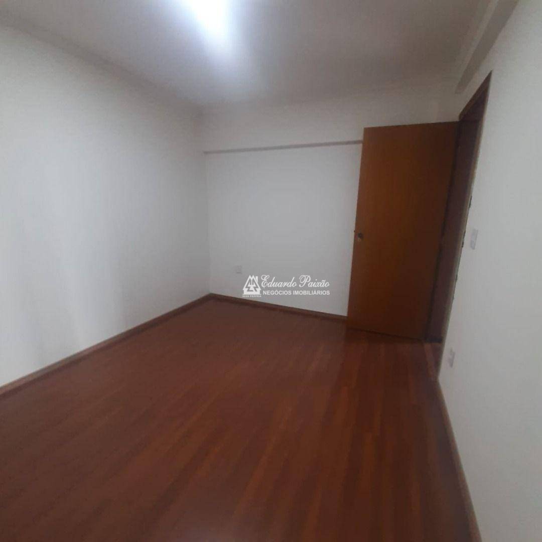 Apartamento para alugar com 2 quartos, 100m² - Foto 12