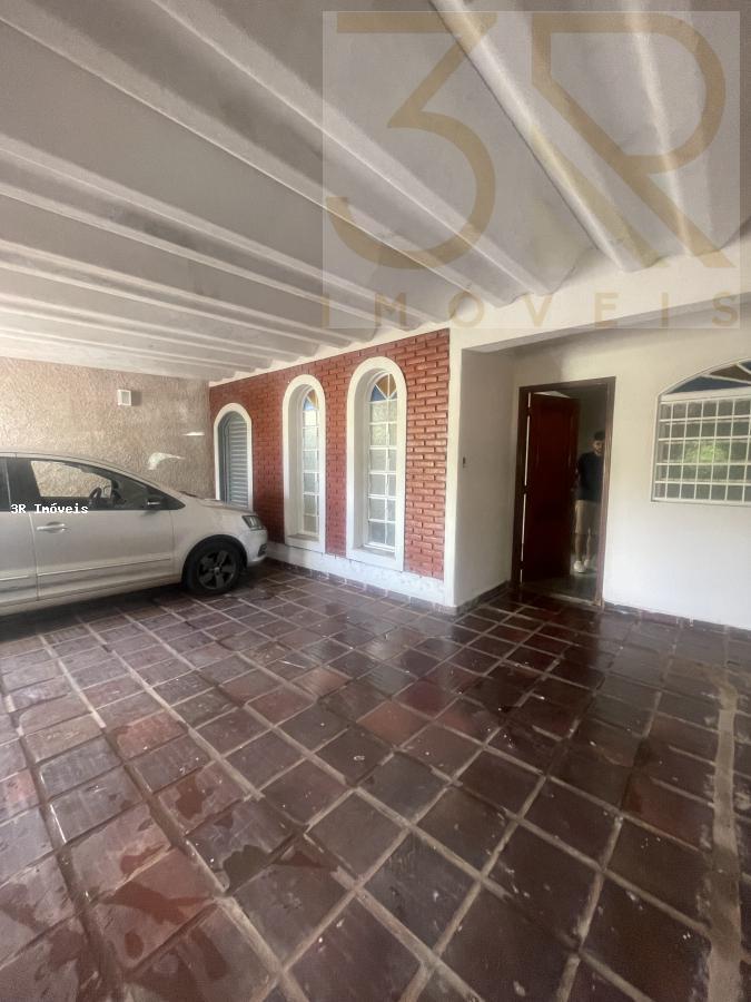 Casa para alugar com 3 quartos, 120m² - Foto 2