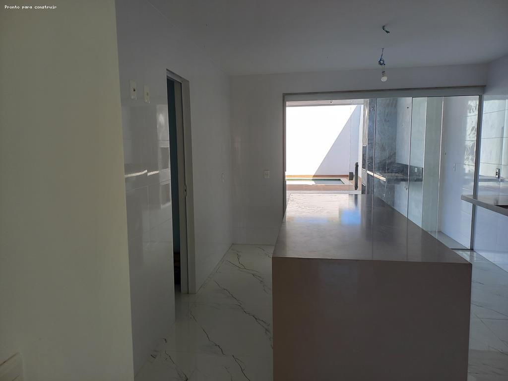 Casa à venda com 4 quartos, 214m² - Foto 26