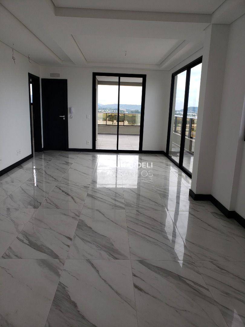 Apartamento à venda com 3 quartos, 195m² - Foto 1