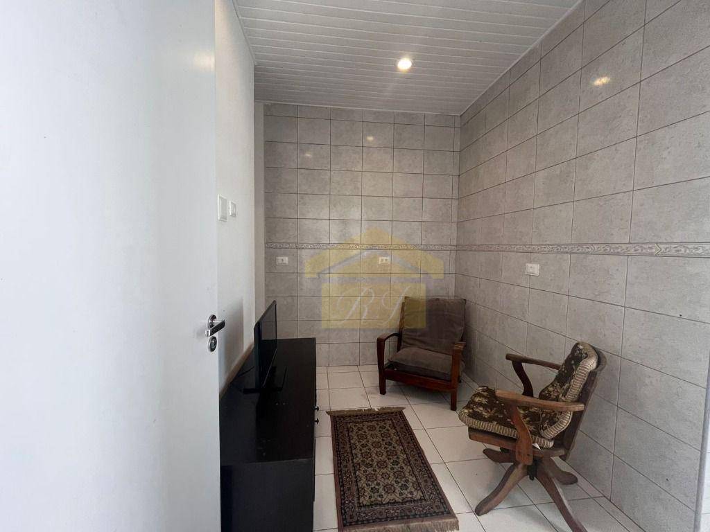 Casa para alugar com 1 quarto, 40m² - Foto 3