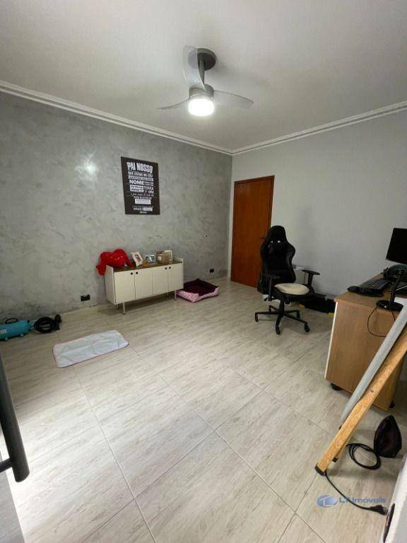 Casa à venda com 4 quartos, 191m² - Foto 18