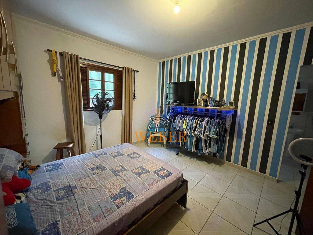 Casa à venda com 4 quartos, 210m² - Foto 9