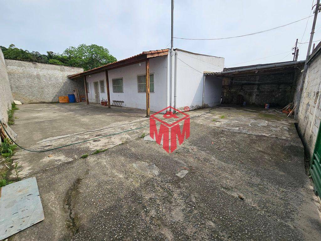 Casa para alugar com 4 quartos, 160m² - Foto 1