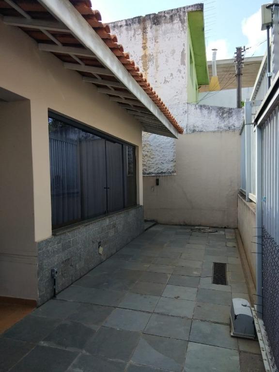 Casa à venda e aluguel com 3 quartos, 300m² - Foto 39