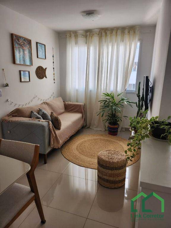 Apartamento à venda com 2 quartos, 45m² - Foto 3