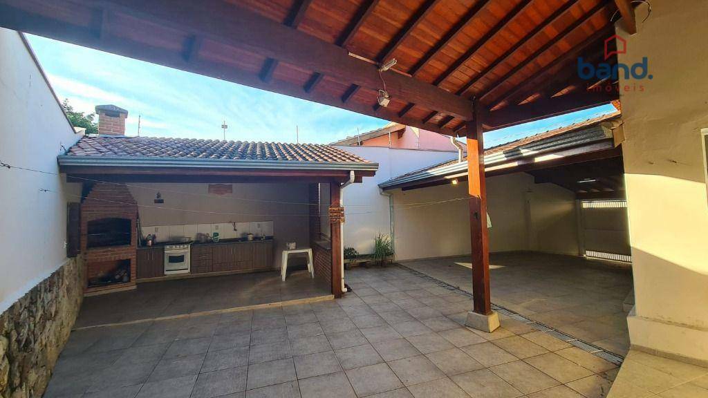 Casa à venda com 3 quartos, 241m² - Foto 13