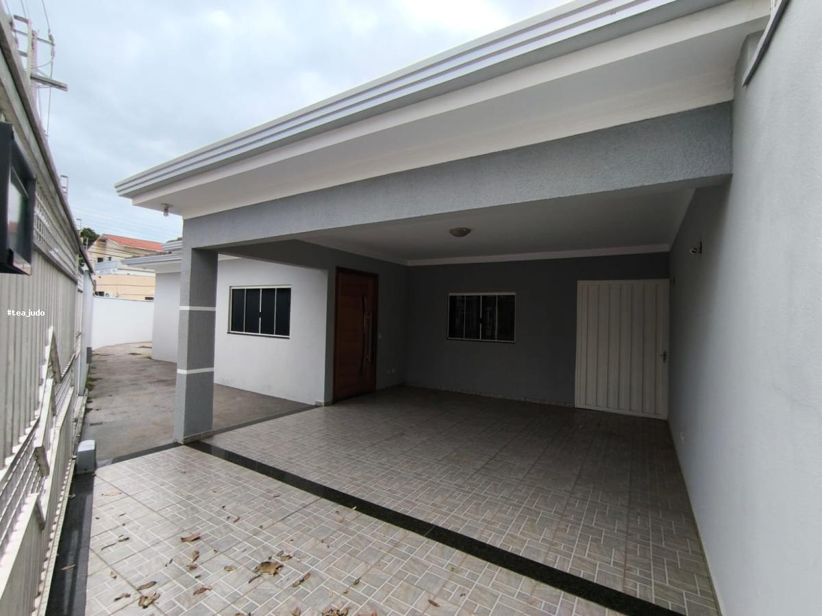 Casa à venda com 3 quartos, 230m² - Foto 1