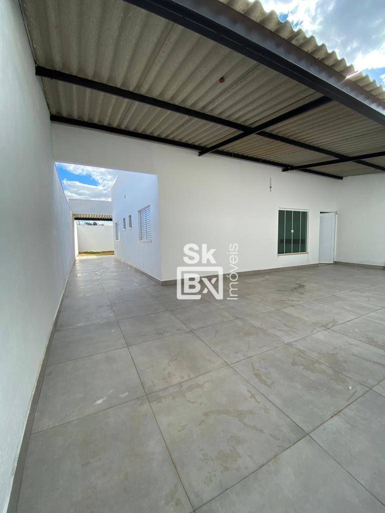 Casa à venda com 2 quartos, 170m² - Foto 2