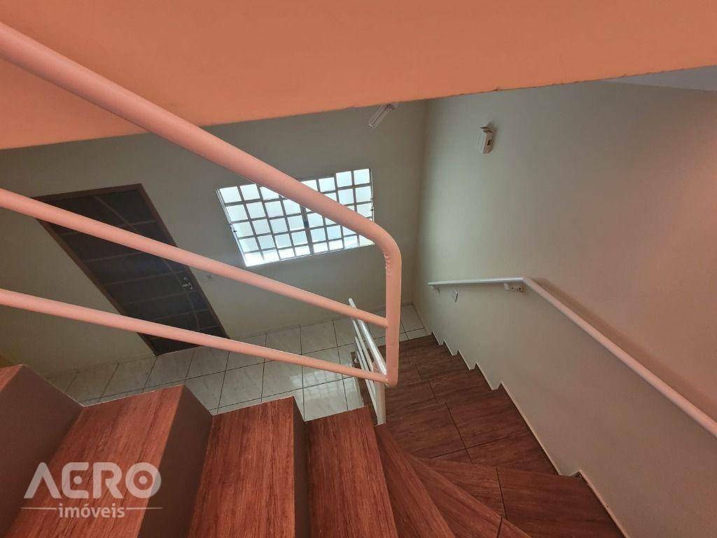 Casa à venda com 4 quartos, 170m² - Foto 11