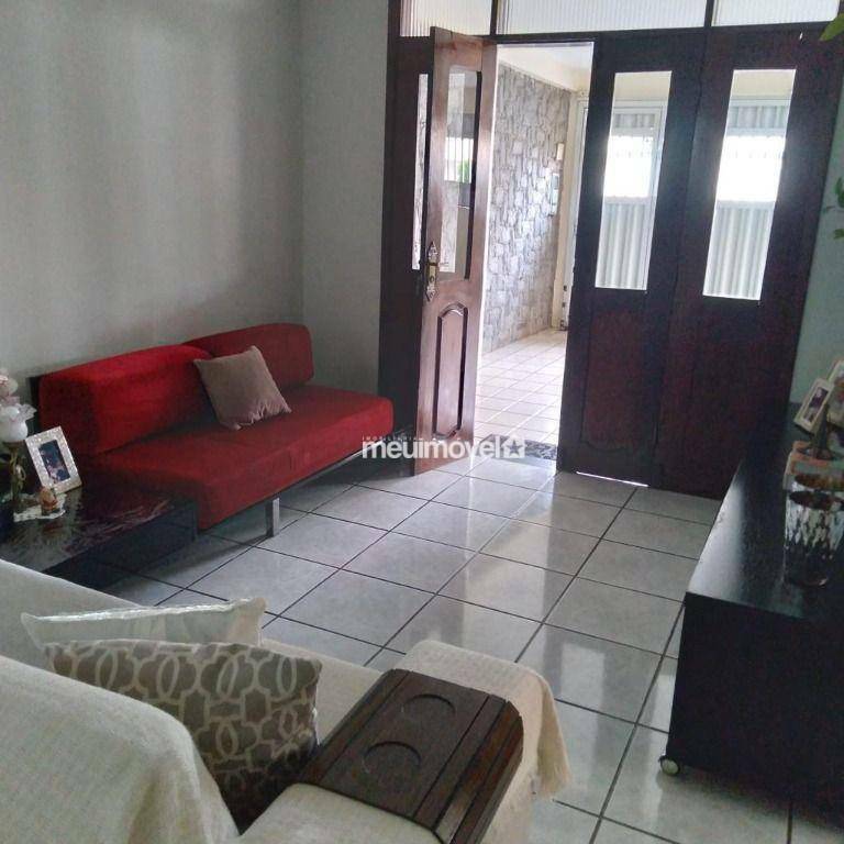 Casa à venda com 3 quartos, 160m² - Foto 2