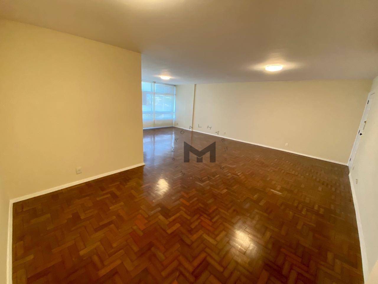 Apartamento à venda com 4 quartos, 180m² - Foto 1