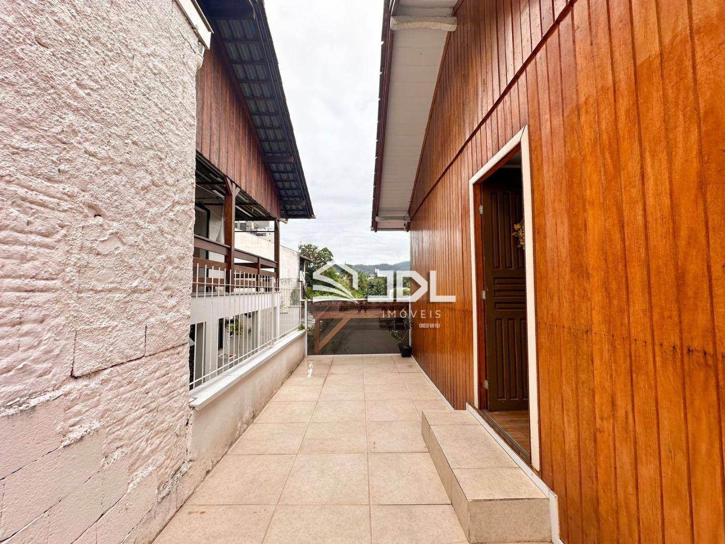 Casa à venda com 2 quartos, 120m² - Foto 11