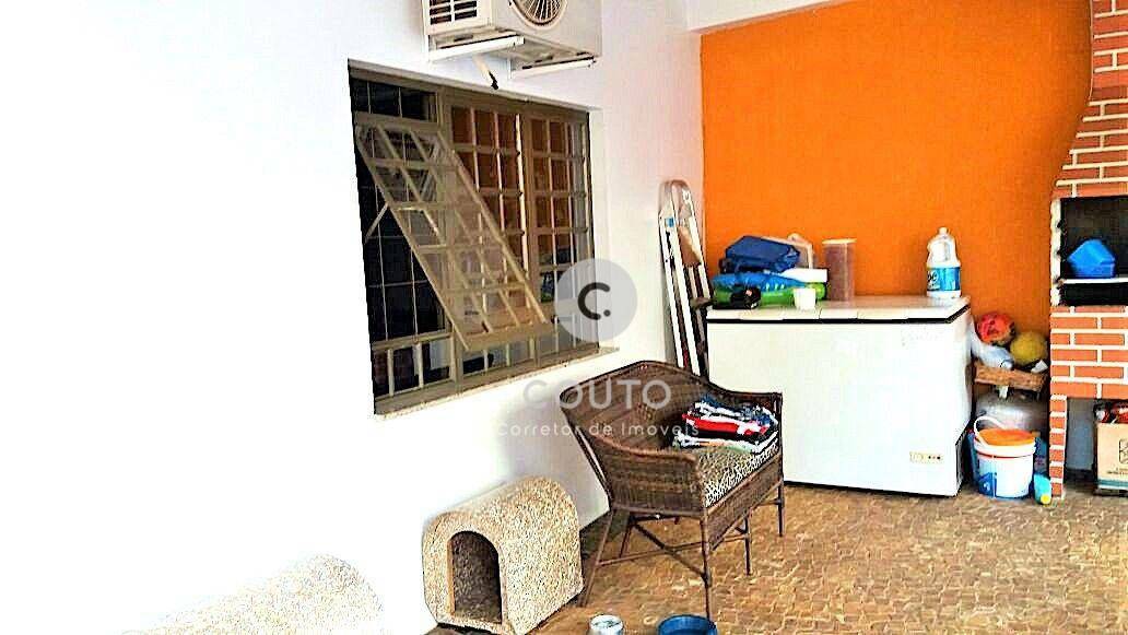 Casa à venda com 3 quartos, 227m² - Foto 20