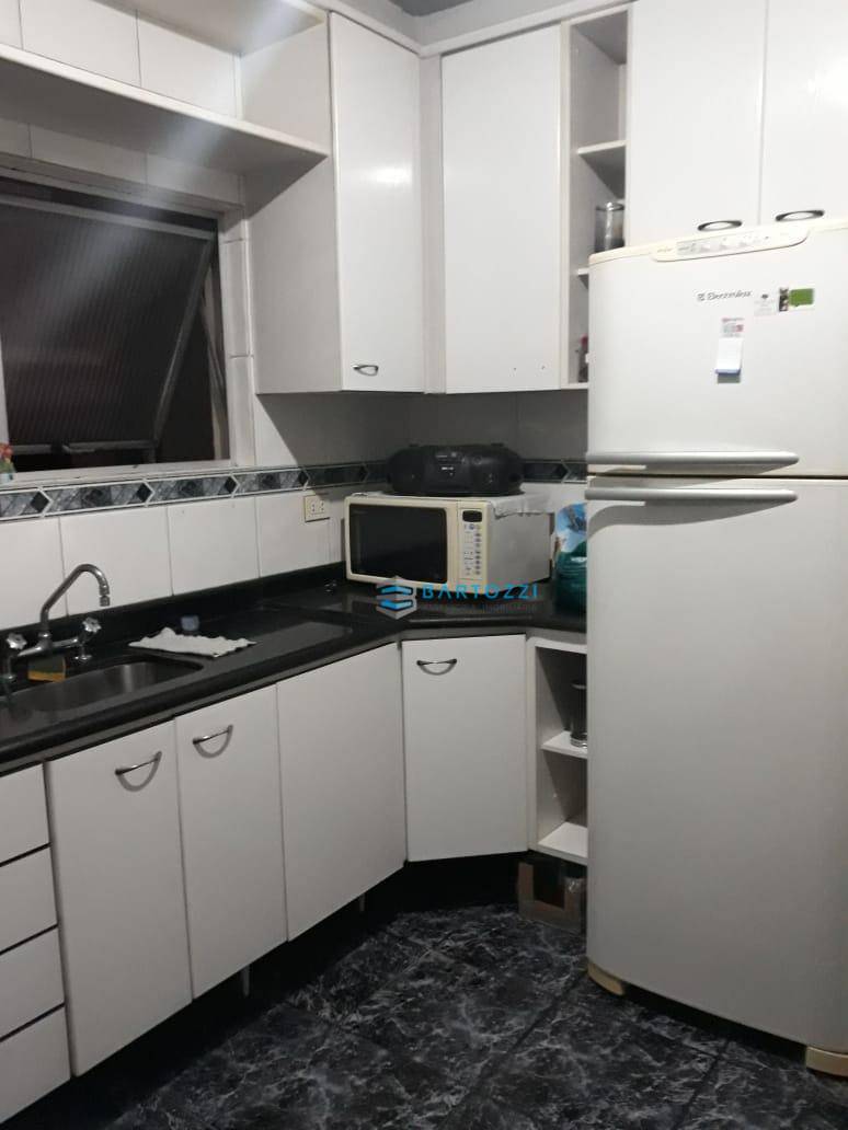 Apartamento à venda com 2 quartos, 64m² - Foto 4