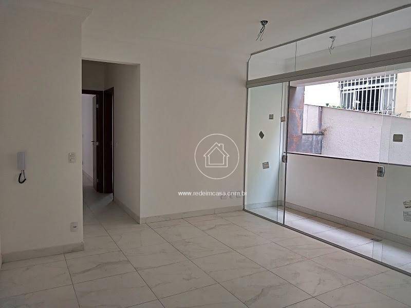 Apartamento à venda com 3 quartos, 78m² - Foto 1