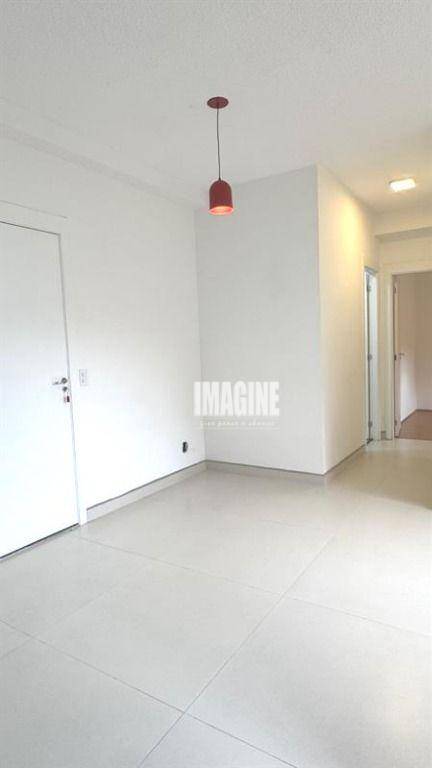 Apartamento à venda com 2 quartos, 41m² - Foto 2