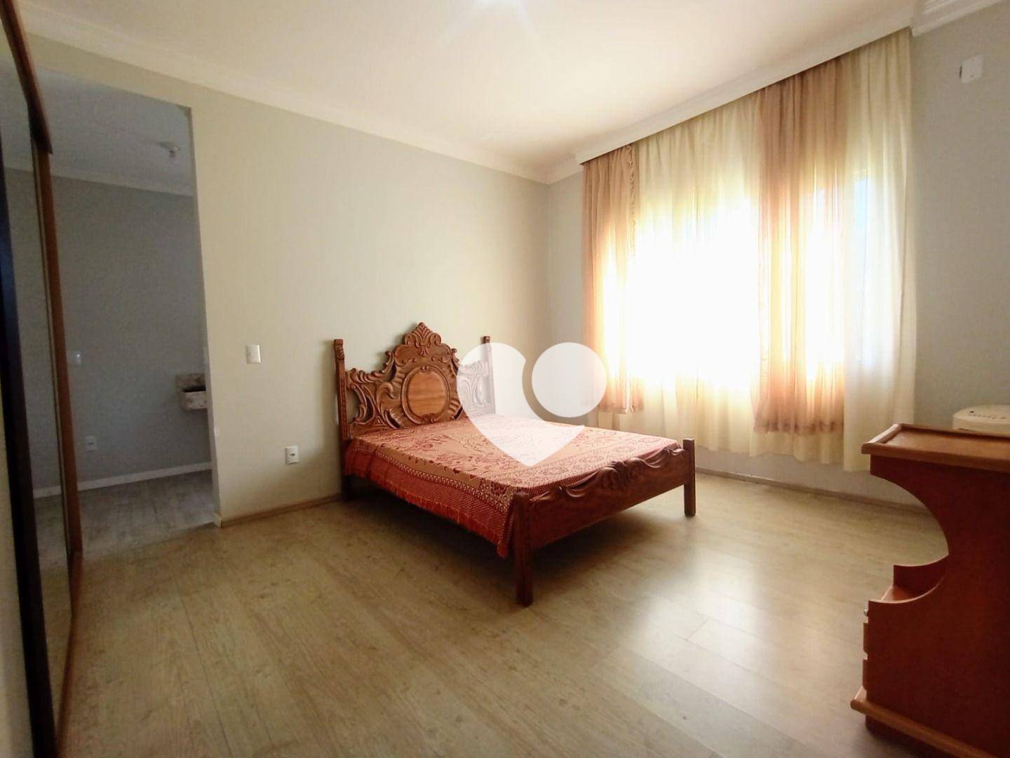 Casa de Condomínio à venda com 8 quartos, 600m² - Foto 24