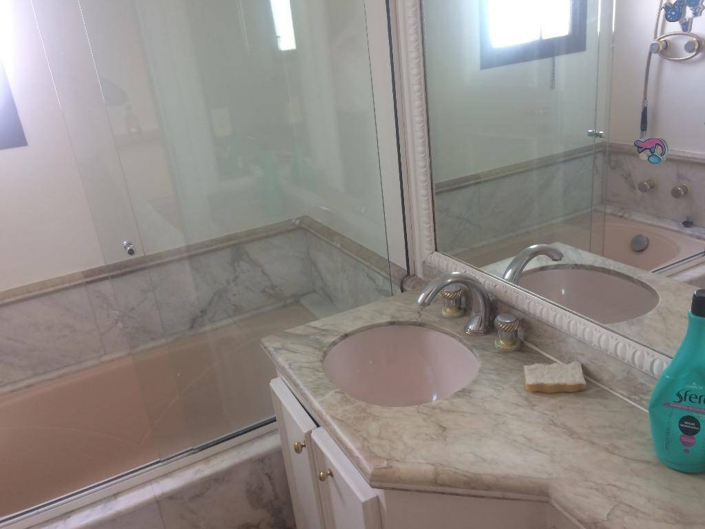 Apartamento à venda e aluguel com 4 quartos, 240m² - Foto 18