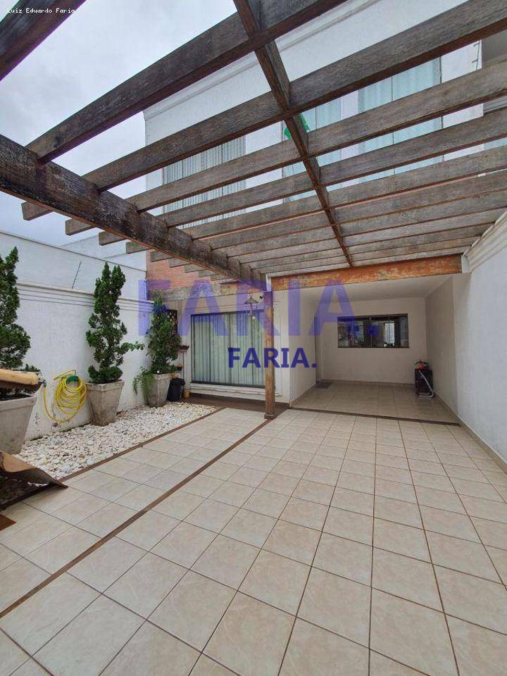 Casa à venda com 3 quartos, 140m² - Foto 1