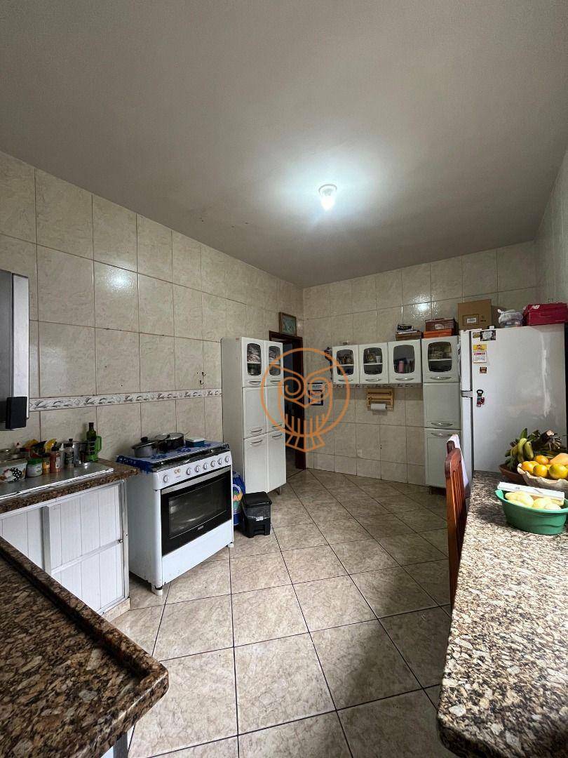 Casa à venda com 4 quartos, 159m² - Foto 4