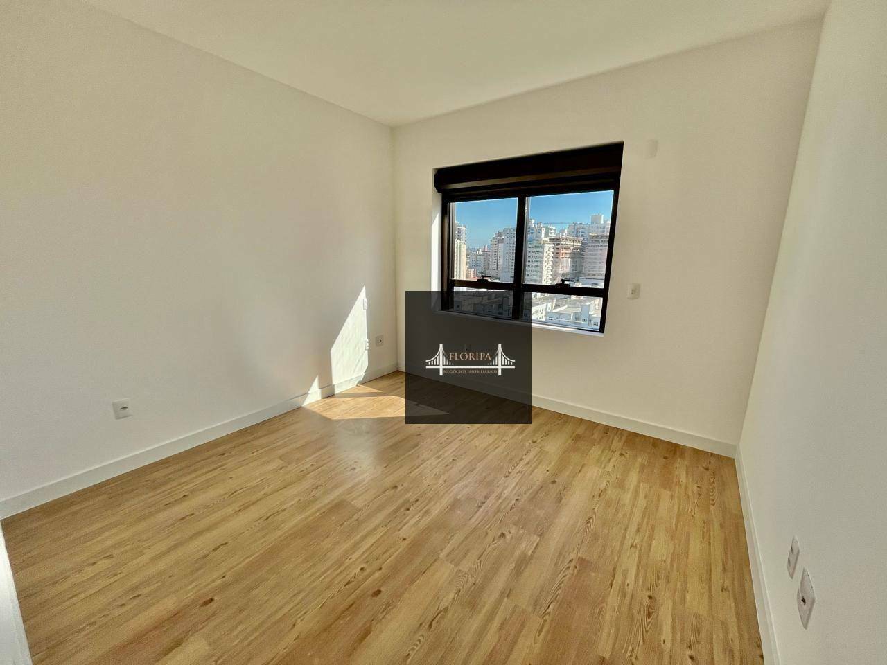 Apartamento à venda com 3 quartos, 105m² - Foto 5