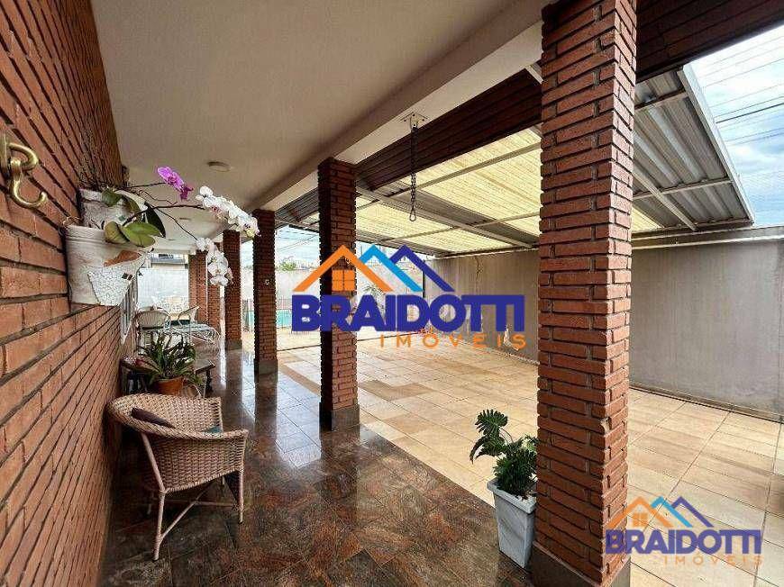 Casa à venda com 3 quartos, 208m² - Foto 25