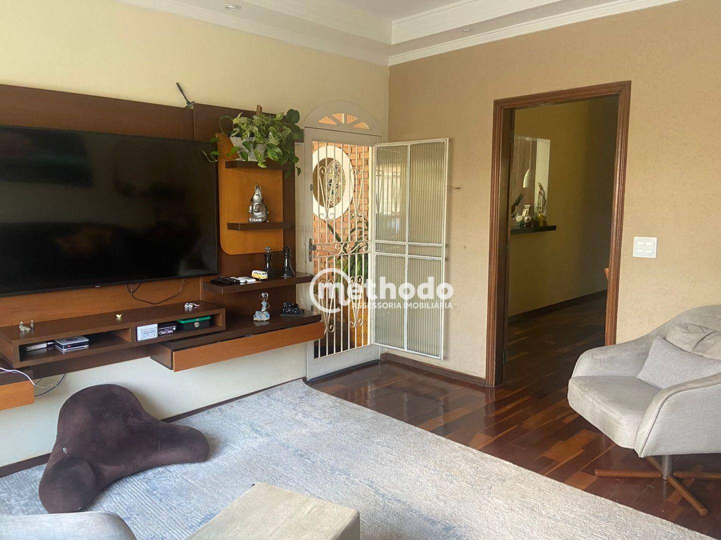 Casa à venda com 3 quartos, 179m² - Foto 1